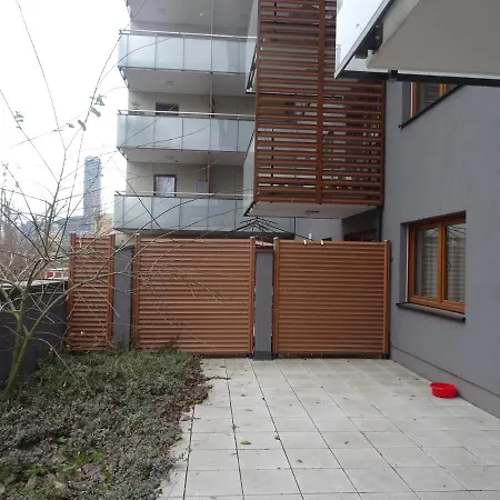 W Centrum, Garaz I Jakuzzi W Cenie